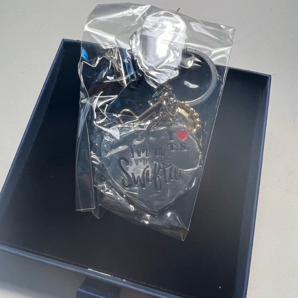 Taylor swift "I'm a Swiftie key chain" tswift Swiftie - Picture 5 of 5